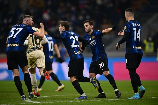 辽宁外援布朗首秀8中2，奥利弗16分7板难救主