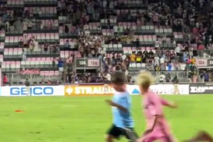 如果我是曼联高层，直接租米特洛维奇先顶着