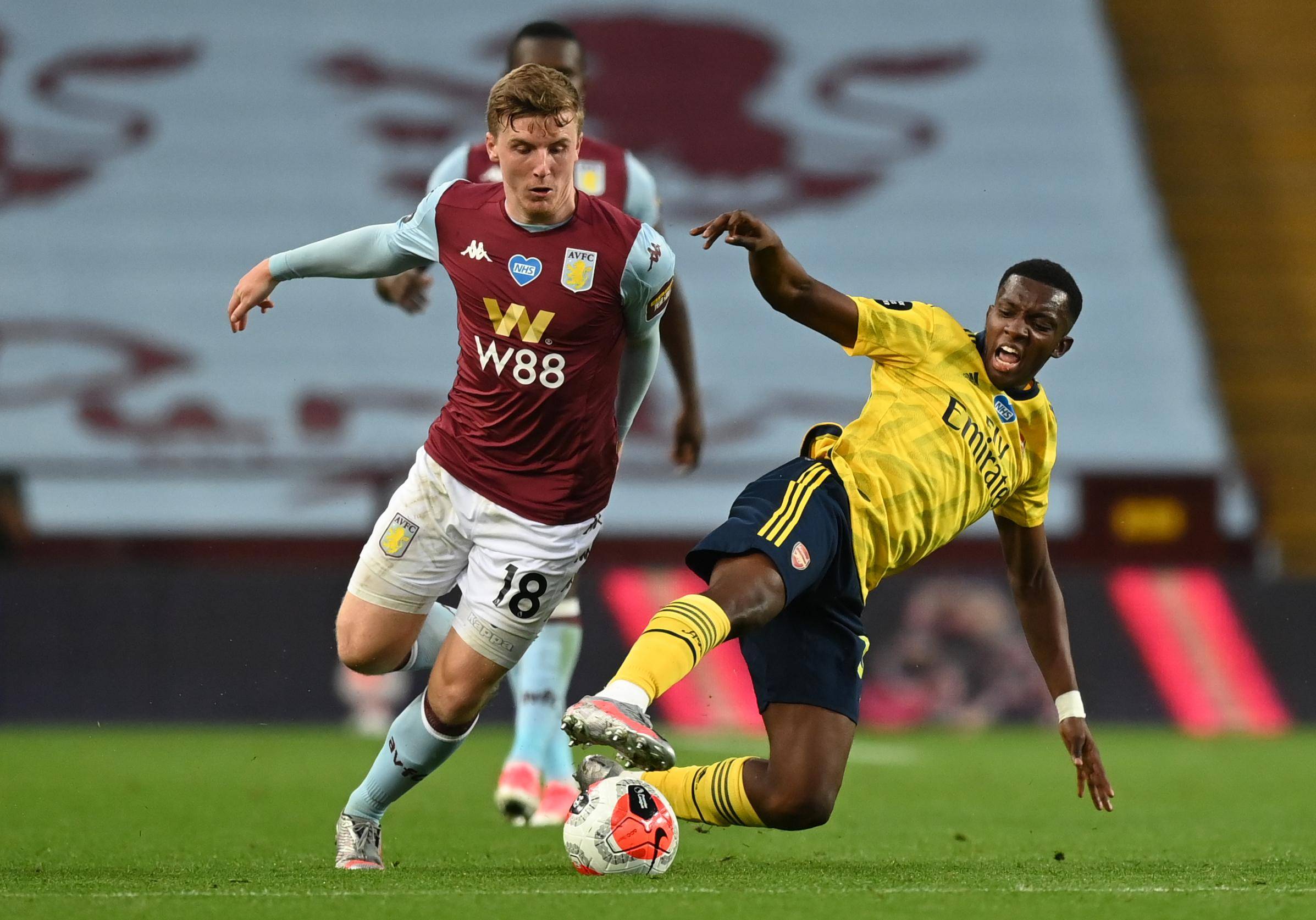 西甲裁判罚下昔日名哨，后者曾执法当年的米兰利物浦欧冠决赛