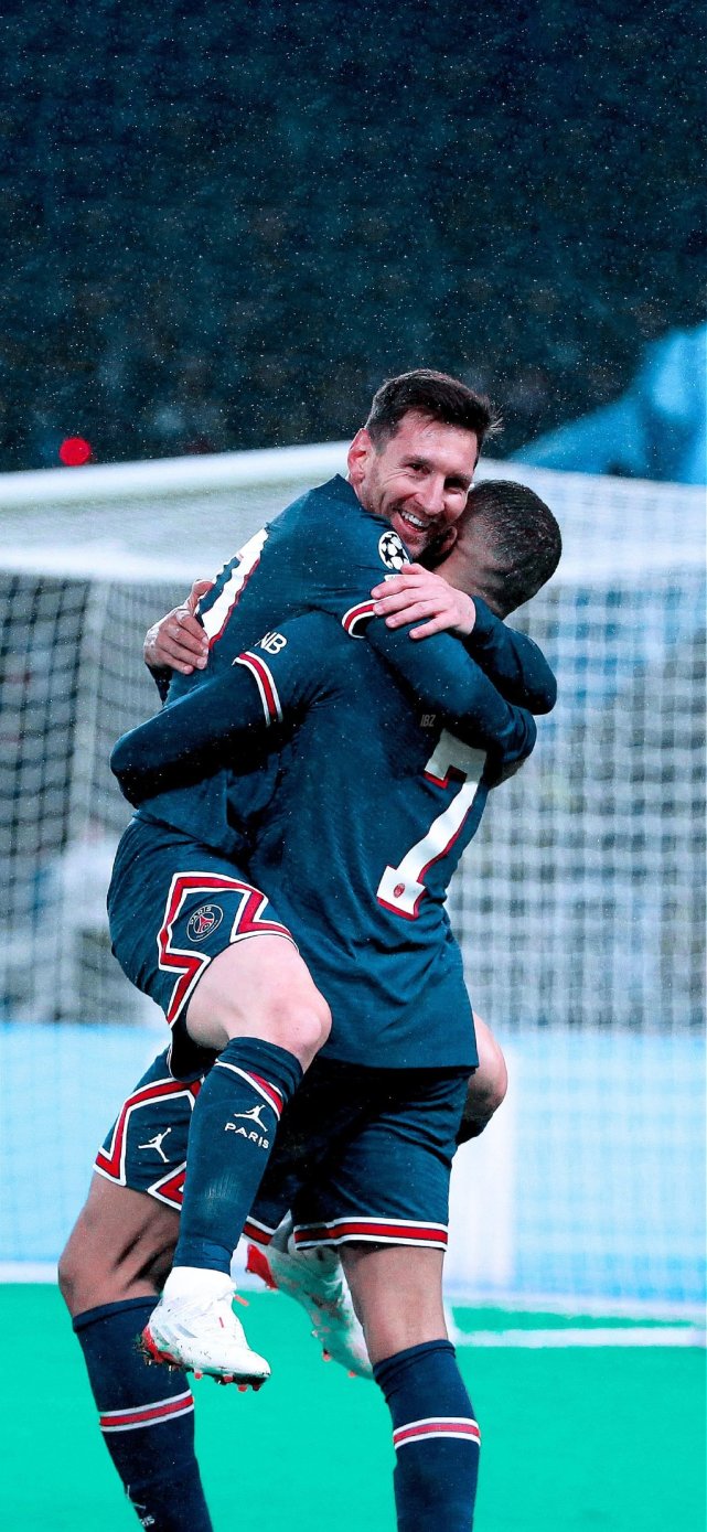 内马尔炮轰报销传闻：他们编造太多假新闻，我不会拿职业生涯冒险