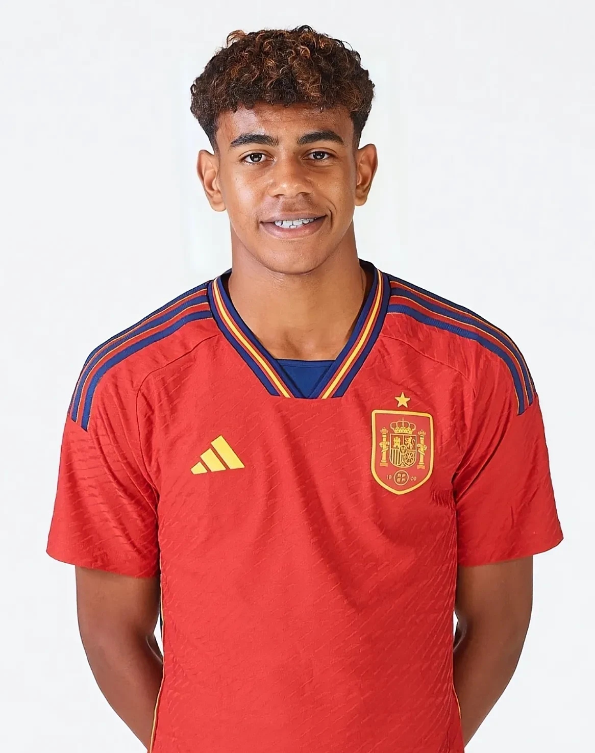 齐达内分享与樊振东切磋的照片：这年轻人球打得着实可以！