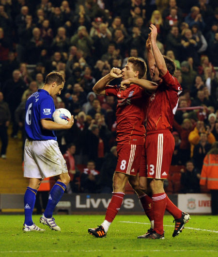 TA：利物浦目前看起来非常混乱，他们的卫冕梦想已支离破碎